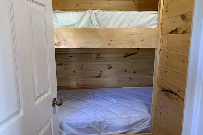 Large Cottager Rental Unit - Bunk Beds