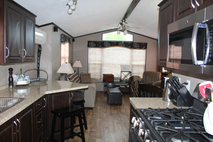 North Lander Cottager Escape Livingroom Kitchen