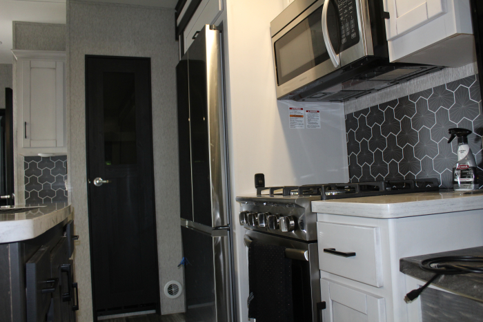 2023 Hampton Kitchen Counter and Pantry
