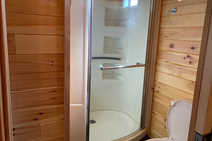 Large Cottager Rental Unit - Bathroom
