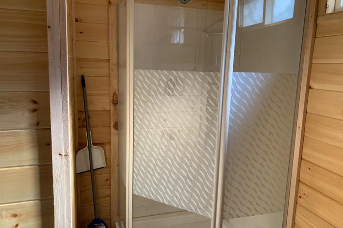 Large Cottager Rental Unit - Bathroom
